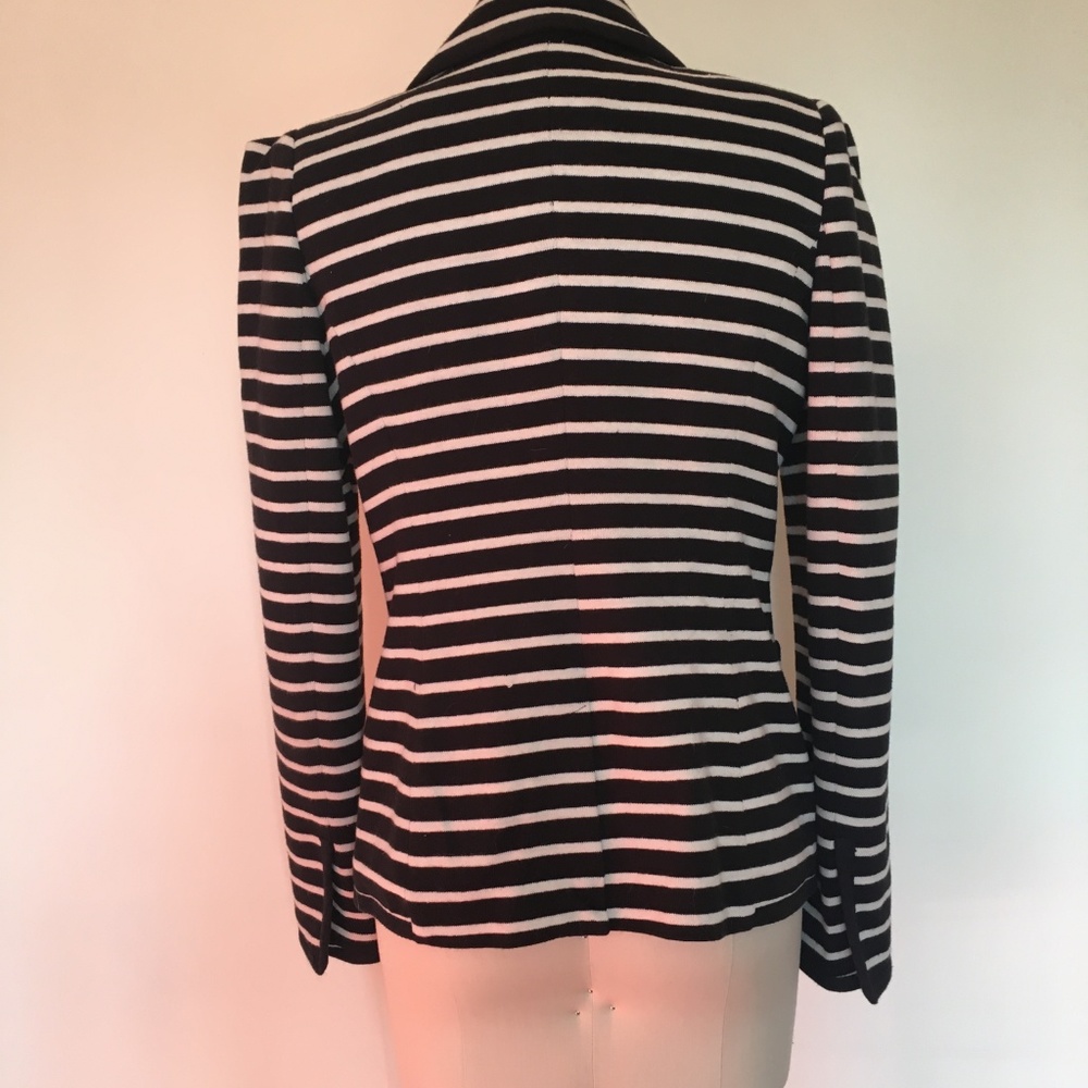 Tailored Blazer With Structured Shoulder - image 3